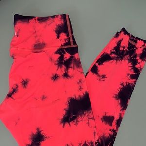 25” lululemon Wunder Train Leggings